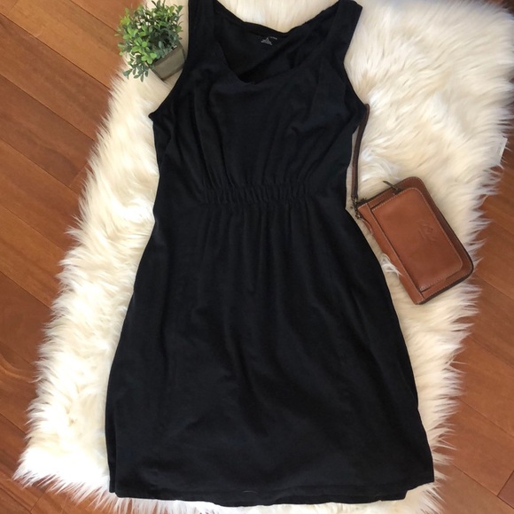 Lands' End Dresses & Skirts - LANDS’ END black sleeveless dress- small